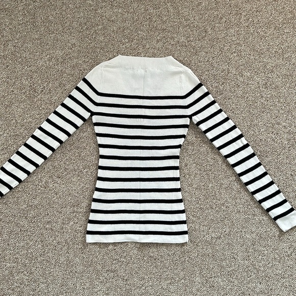 Express V-Neck Sweater - Picture 5 of 6